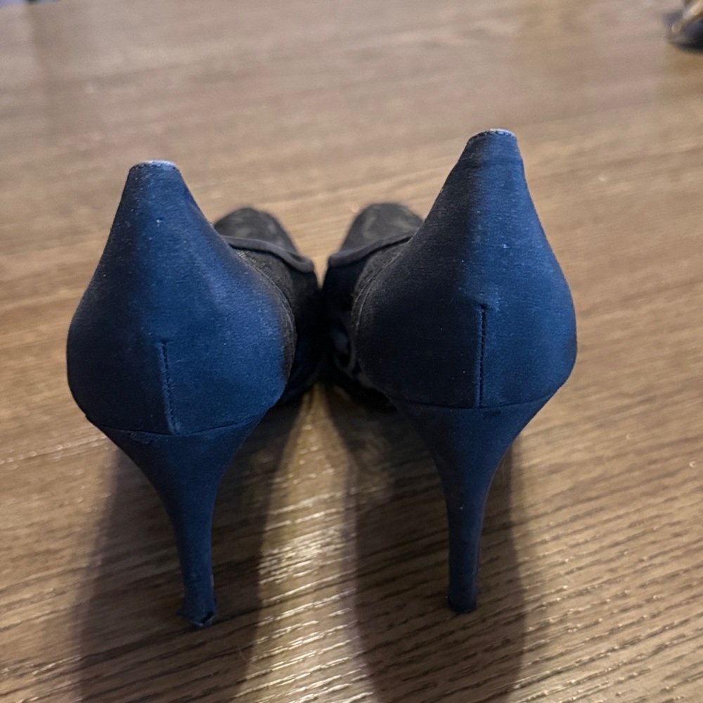 Authentic Saint Laurent classic black lace  Pointed-Toe Pumps - Picture 6 of 6